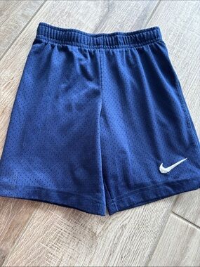 Nike Boys Navy Blue Mesh Shorts with White Swoosh size 6